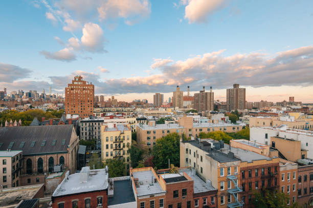 vista del east village al atardecer, en manhattan, nueva york - 3894 fotografías e imágenes de stock