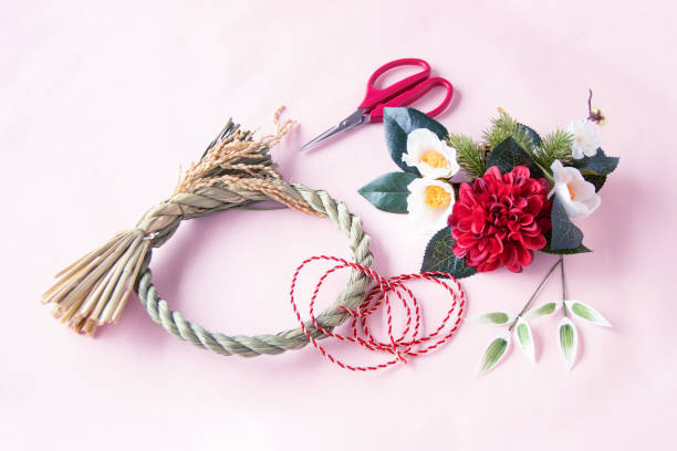 istock Japanese New Year's flower arrangement 1284255910