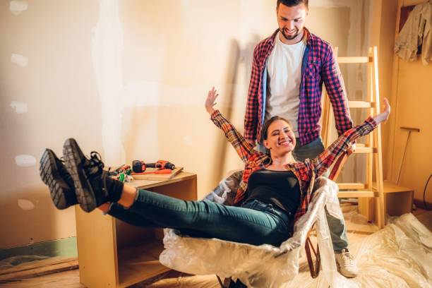 istock Wheelbarrow fun in new home 1284279723