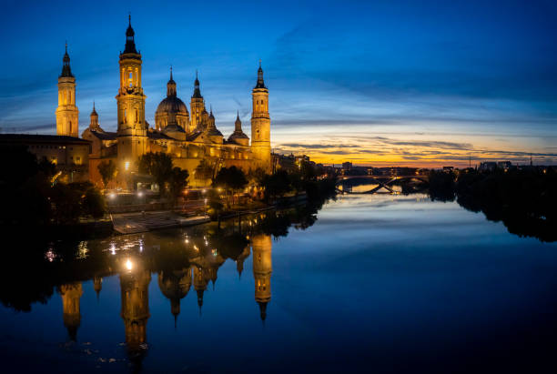 istock Basilica El Pilar de Zaragoza 1284279949