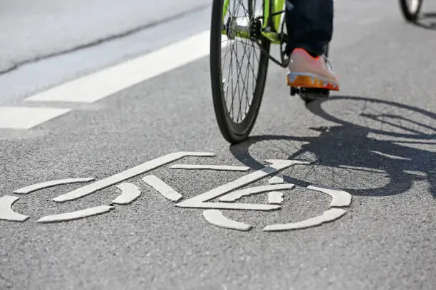 bike symbol on cycle lane