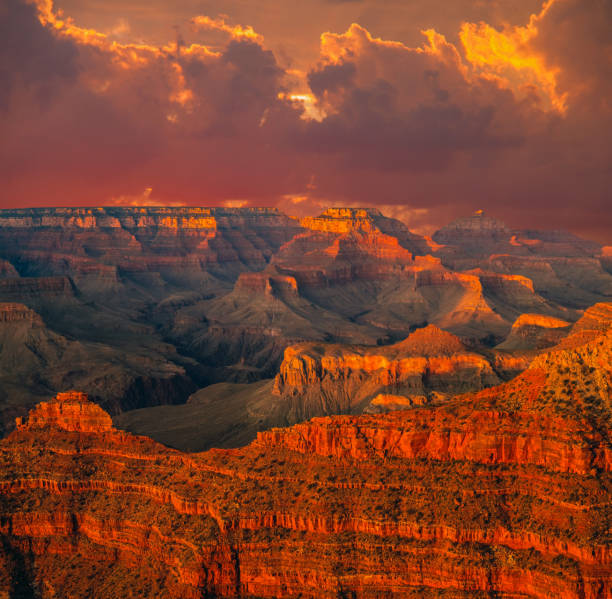 MAJESTIC GRAND CANYON NATIONAL PARK ARIZONA Beautiful Landscape of Grand Canyon from Yaki Point with the visible during dusk south rim stock pictures, royalty-free photos & images