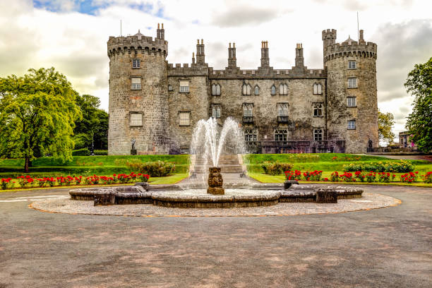 o castelo kilkenny em kilkenny irlanda - kilkenny city - fotografias e filmes do acervo