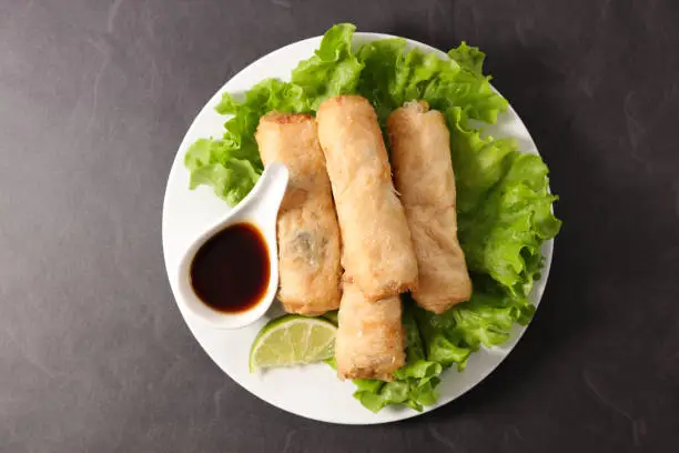 spring roll with lettuce and soy sauce