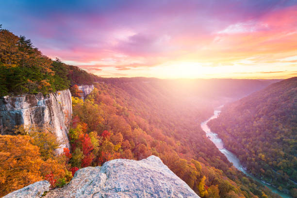 Endless Wall at New River Gorge New River Gorge, West Virginia, USA autumn landscape at the Endless Wall. appalachian mountains stock pictures, royalty-free photos & images