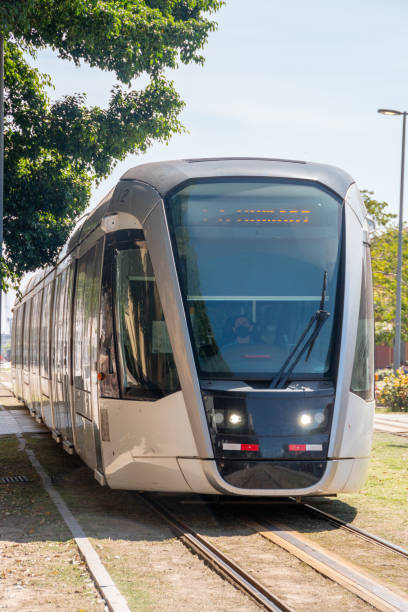 tren vlt en el centro de río de janeiro, brasil - medicine and science travel locations railway transportation fotografías e imágenes de stock