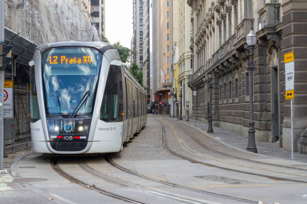 tren vlt en el centro de río de janeiro, brasil - medicine and science travel locations railway transportation fotografías e imágenes de stock