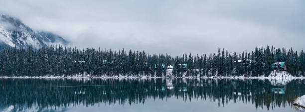 istock Emerald Lake Lodges with Mount Burgess 1284626790