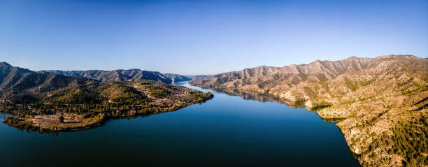 vista aérea del río ebro por la mañana en españa - sonsierra fotografías e imágenes de stock