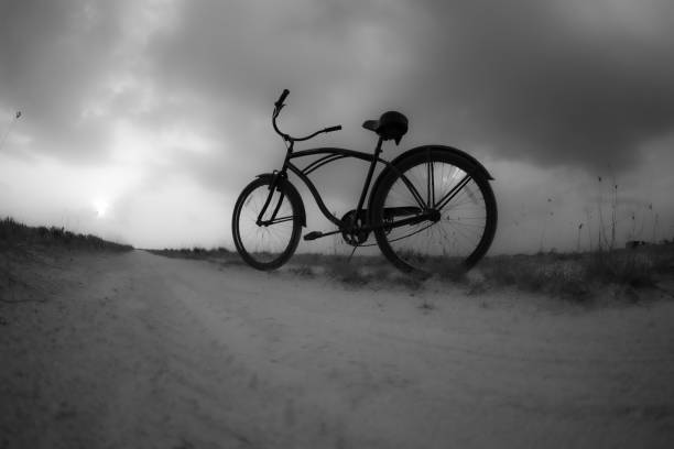 incrociatore da spiaggia su una strada sterrata - 2552 foto e immagini stock