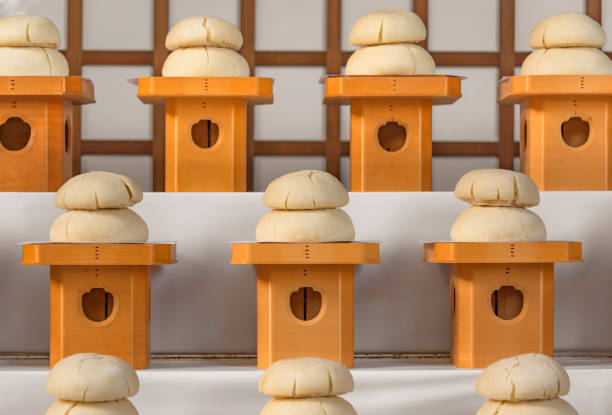 加賀餅という名の伝統的な日本の新年の飾り付けや、お餅の鏡。