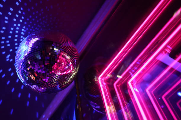 piłka dyskotekowa - disco ball mirror shiny lighting equipment zdjęcia i obrazy z banku zdjęć
