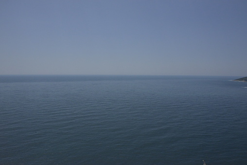 Empty pattern - horizon over sea