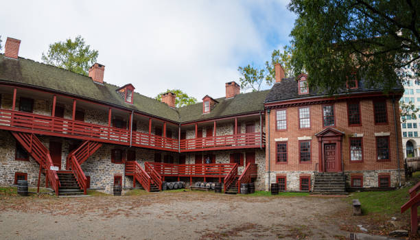 old barracks museum a trenton, new jersey - barracks foto e immagini stock