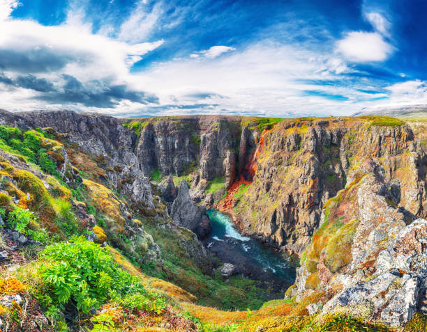 kolugljufur canyon e kolufossar cade - kolufossar foto e immagini stock