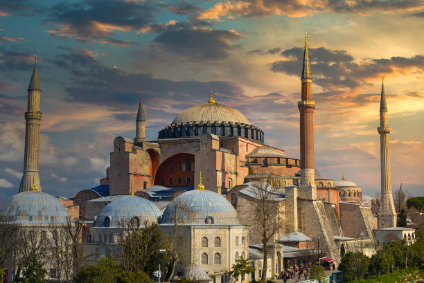 istock Dusk and Hagia Sophia 1284782713