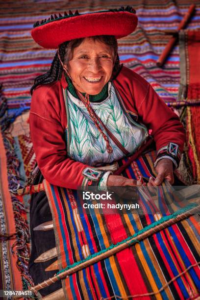 Peruvian Woman Weaving In The Sacred Valley Chinchero Stock Photo - Download Image Now