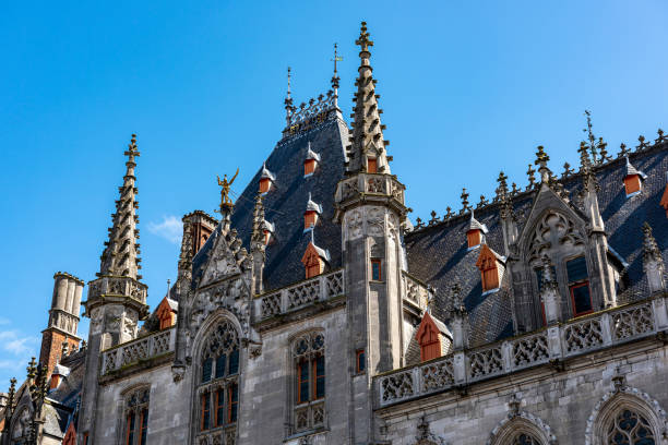 tribunale provinciale neogotico di bruges, belgio - bruges town hall foto e immagini stock