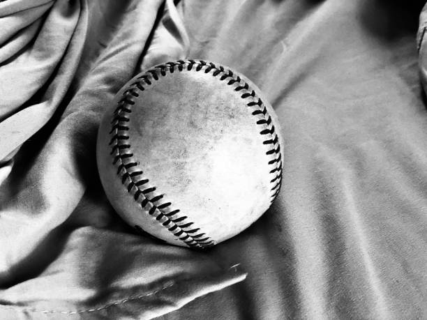 béisbol en blanco y negro - baseball diamond fotos fotografías e imágenes de stock