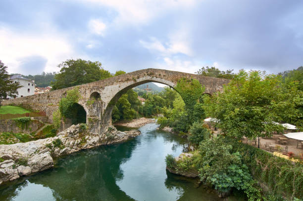 istock Medieval Bridge of Cagas de Onis 1 1284941957