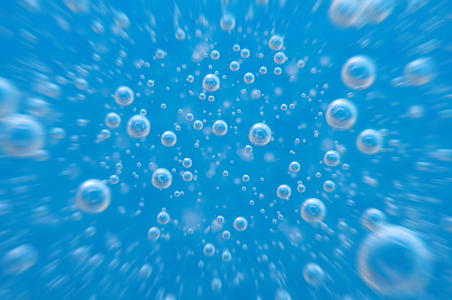 Oxygen. Movement through gas bubbles in water