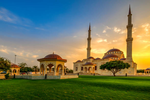 мечеть саид бин таймур, аль-хуваир, султанат оман. - oman greater masqat mosque al khuwair mosque стоковые фото и изображения