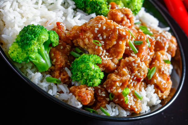 general tso"u2019s chicken crispy chinese chicken bites - chicken general tso food imagens e fotografias de stock