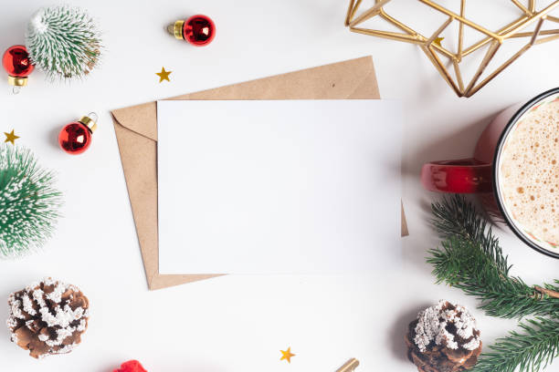 plano de landa de planificador en blanco con taza de café y decoración de navidad. - christmas card fotografías e imágenes de stock