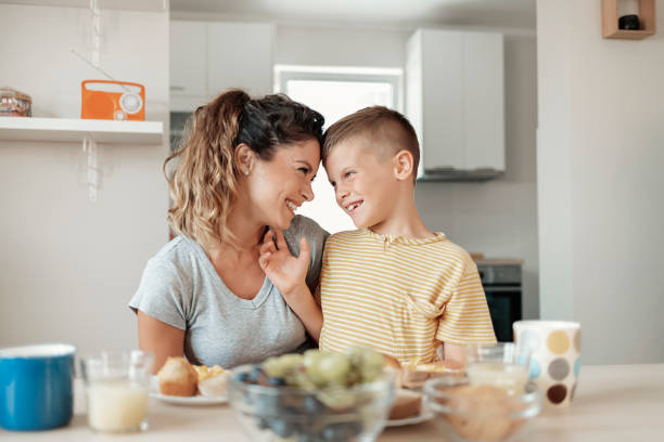 istock Breakfast is the best time to bond 1285121739
