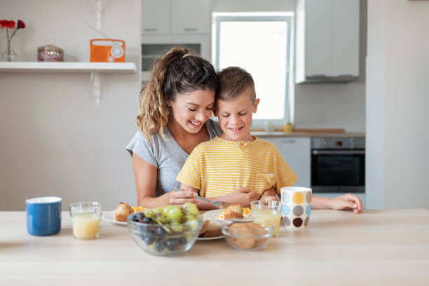istock Breakfast is the best time to bond 1285121775