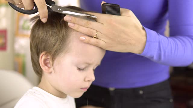 502 Baby Hair Cut Stock Videos and Royalty-Free Footage - iStock | Baby  haircut, First haircut