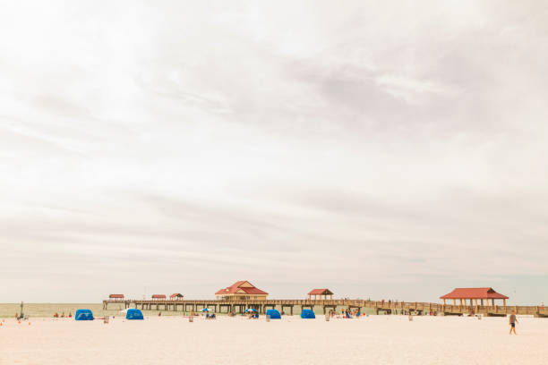 clearwater beach, são petersburgo, flórida, estados unidos da américa eua - port of venice - fotografias e filmes do acervo