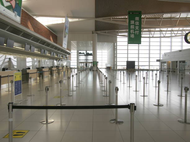 vacant new chitose airport international departure floor - new chitose imagens e fotografias de stock