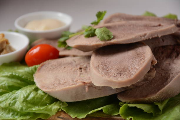 sliced beef tongue - smoked tongue imagens e fotografias de stock