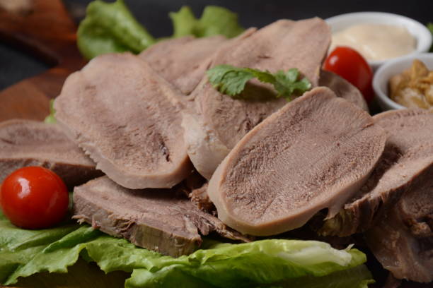 sliced beef tongue - smoked tongue imagens e fotografias de stock