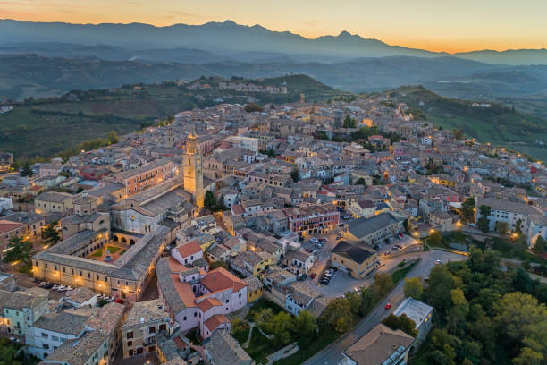 Atri People Atri is an Italian town of 10 416 inhabitants in the province of Teramo in Abruzzo, located in the Terre del Cerrano area. Capital of the homonymous duchy, it is an important historical and artistic center of Abruzzo abruzzi photos stock pictures, royalty-free photos & images