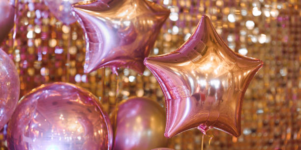 istock Golden Balloons Close-up 1285249697