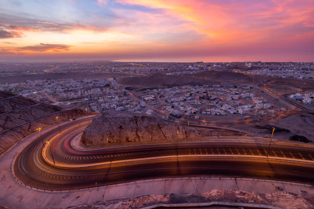 widok na miasto maskat z amarat heights, sułtanat omanu - oman greater masqat road aerial view zdjęcia i obrazy z banku zdjęć