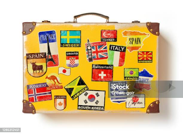 Gelber Vintage Reisekoffer Stockfoto und mehr Bilder von Koffer