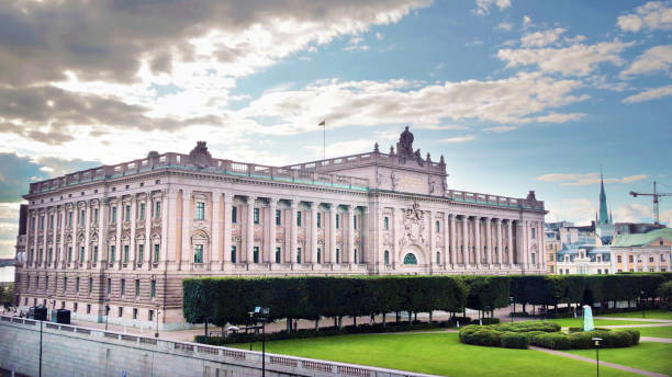 swedish parliament building, riksdag house - sveriges helgeandsholmen imagens e fotografias de stock