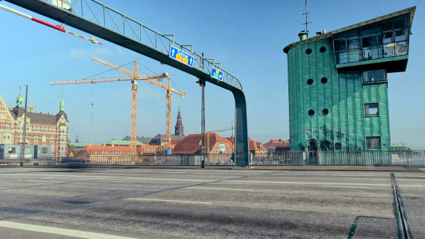 langebro bridge, copenhagen, denmark. - old crane blue sky imagens e fotografias de stock