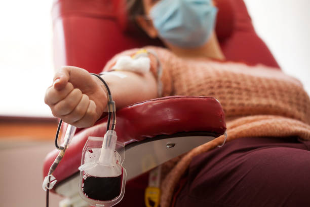 transfusión de sangre - virus science research blood flow fotografías e imágenes de stock