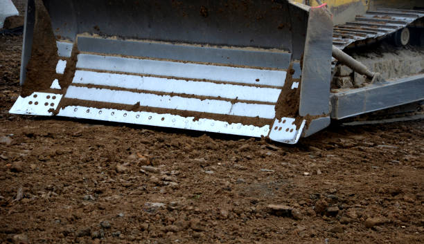stabilization, soil, Unsuitable, dirt, construction, stabilized, road, mixing, bulldozer, adding, specified, preparation, lime, cement, special, binder, Improvement, earth, milling, machine, straightening, grader, laser, leveling, compaction, vibrating, rollers, dosing, mobile, machine, wheel, bucket, excavator, belt, steel, metal, brown, old, pour, pouring, vehicle, gear, grip, huge, plane, house, highway, heavy, construction, site estabilización de suelos los suelos inadecuados en la construcción se estabilizan mezclando una excavadora añadiendo una preparación especificada de cal, cemento o un aglutinante especial. mejora por fresadora de tierra, enderezamiento de niveladores c