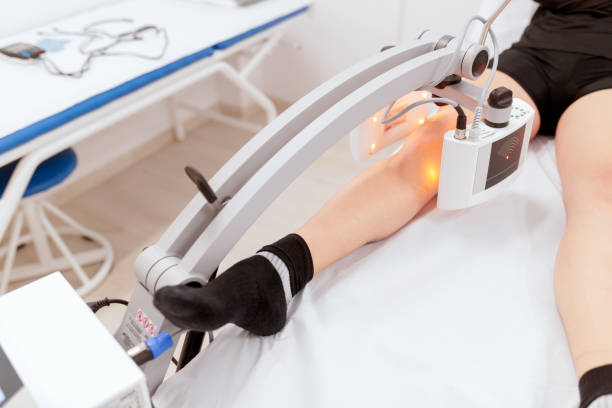 Electromagnetic radiation therapy for treating human knee