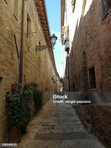 Glue Val Delsa Stock Photo - Download Image Now - Alley, Ancient, Architecture