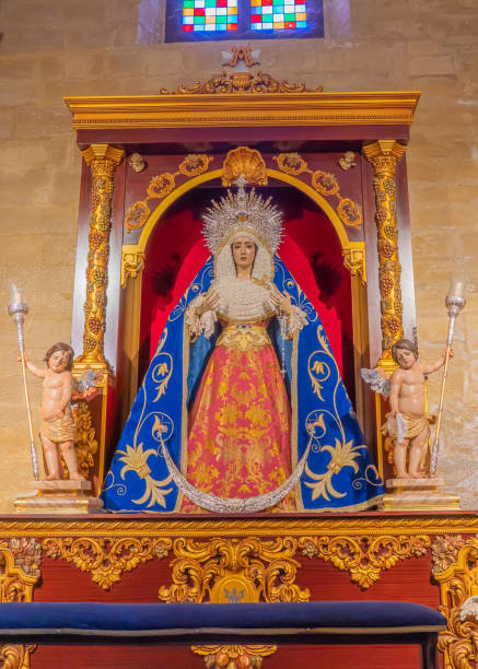 maria skulpture de la collegiate church of santa maria de los reales alcazares, ubeda, andalousie, espagne - skulpture photos et images de collection