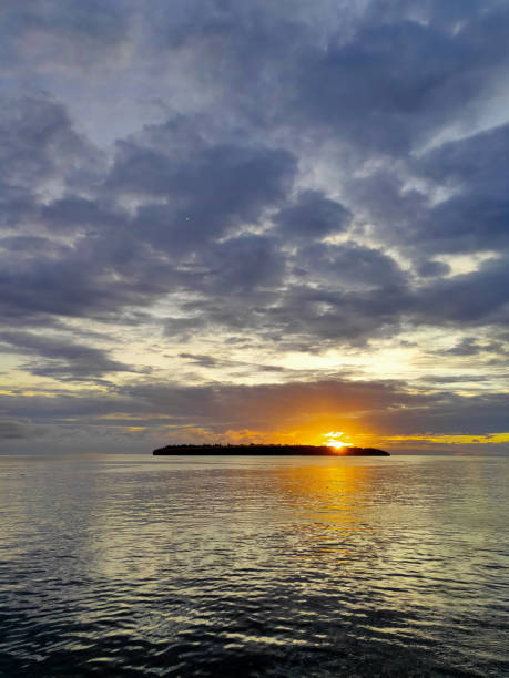 istock Sun kisses a tiny island 1285554560