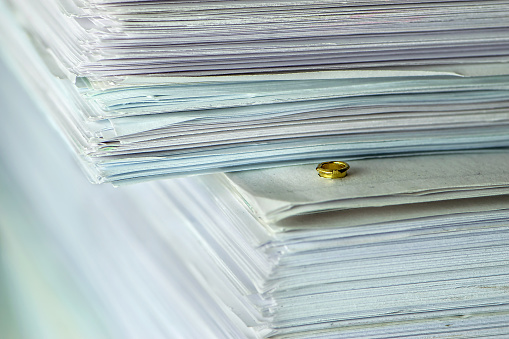 Tumpukan Dokumen Kertas Di Kantor Foto Stok - Unduh Gambar Sekarang