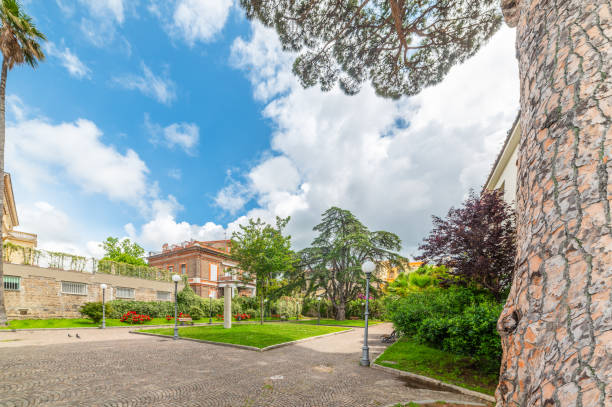 villa comunale park in world famous sorrento - sorrentine peninsula imagens e fotografias de stock
