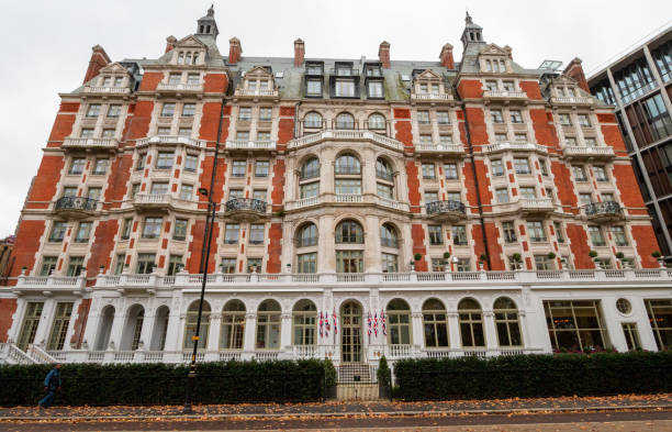 mandarin oriental hotel w mieście knightsbridge, londyn - corporate business business local landmark old zdjęcia i obrazy z banku zdjęć